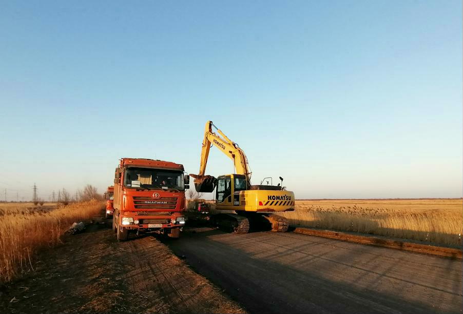 В Астраханской области ремонтируют дополнительные участки региональных трасс